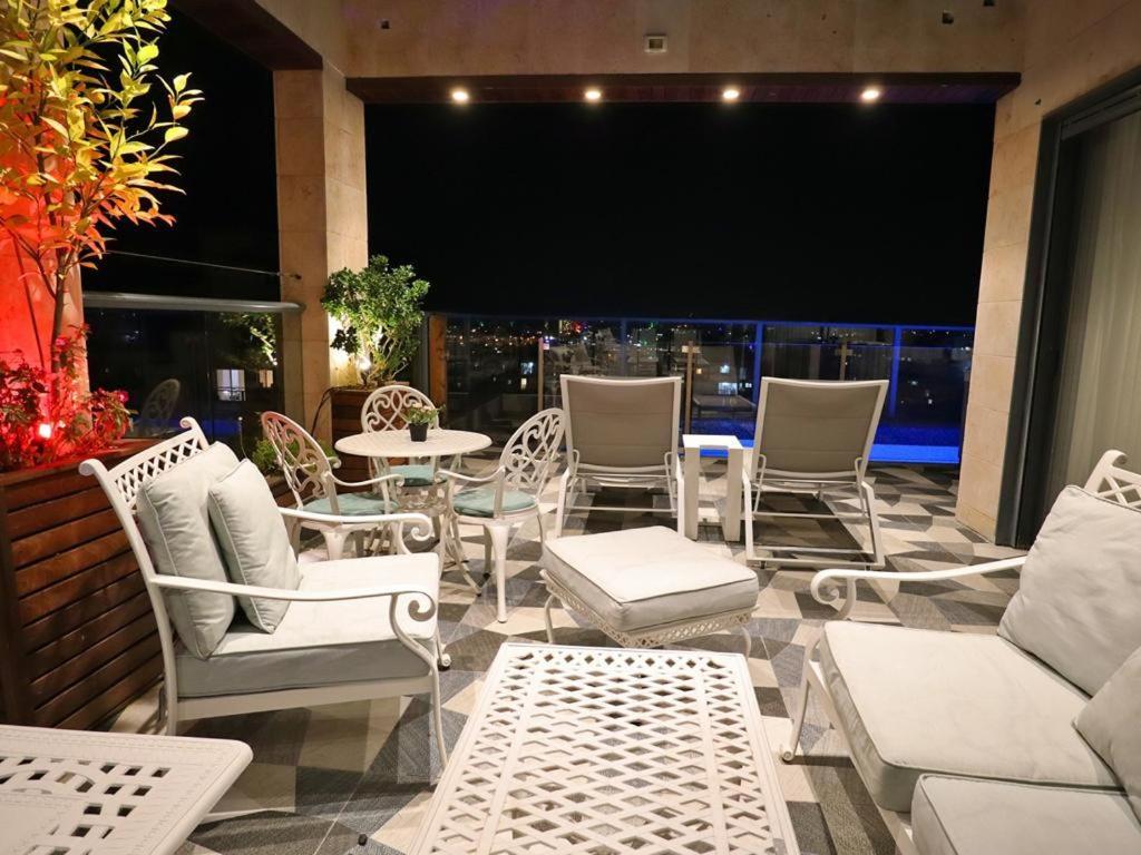 Luxury Rooftop Apartment In نتانيا المظهر الخارجي الصورة